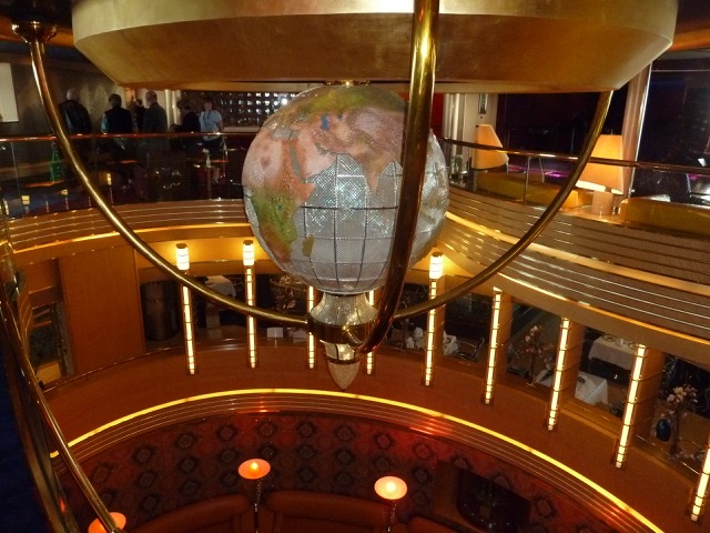 Holland_America_Crusie_Ship