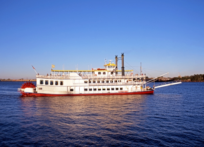 Paddle_steamer_boat_New_Orleans