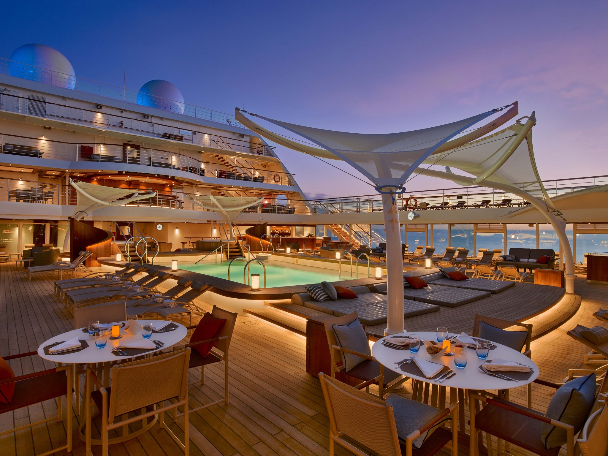 Seabourn_Encore_02PoolDeck_EL163