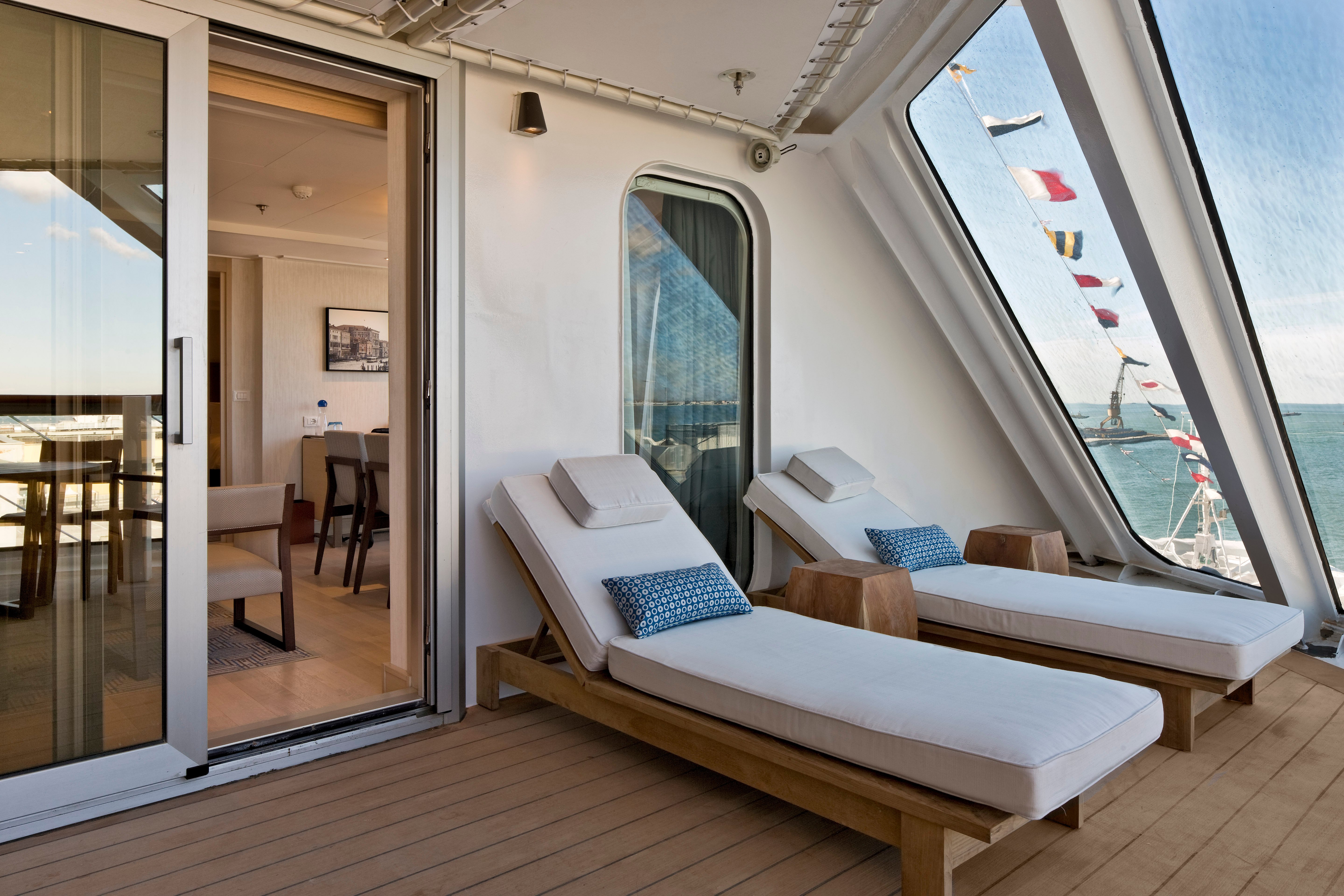 Explorer Suite Veranda