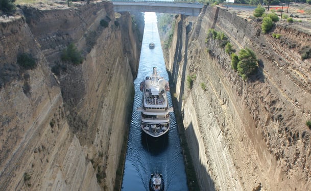 corinth canal.jpg